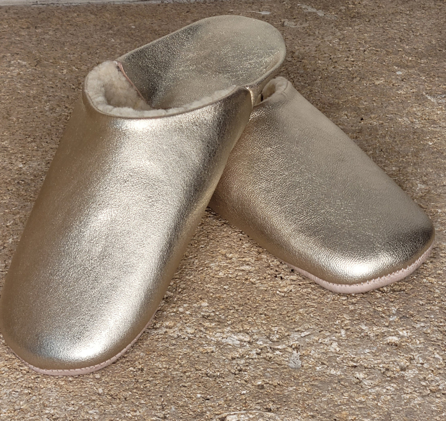 Babouches en Cuir Doré Fourrées — Artisanales & Confort Haut de Gamme