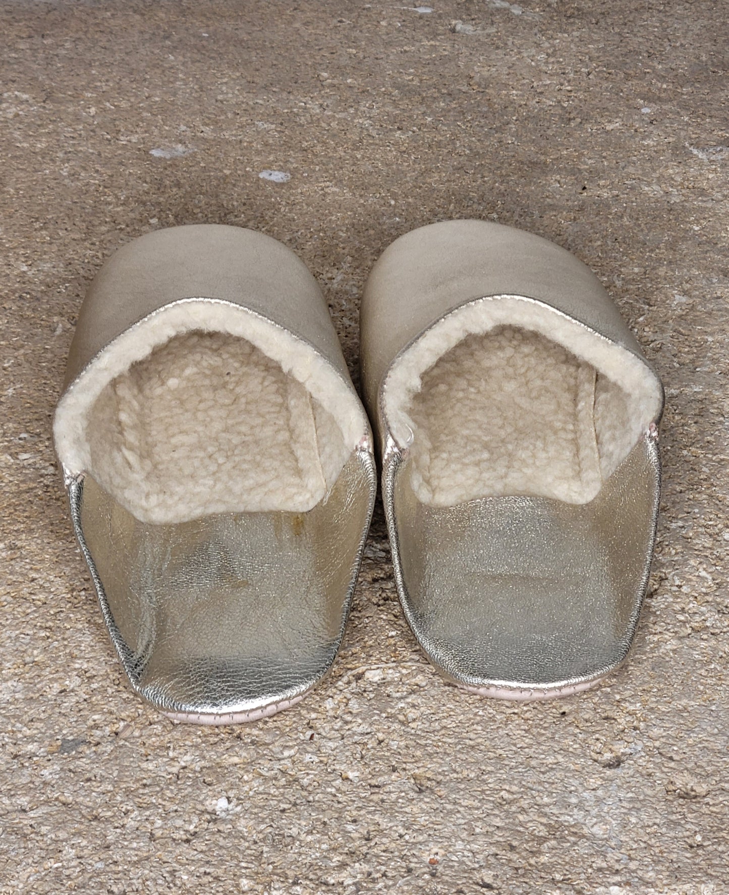 Babouches en Cuir Doré Fourrées — Artisanales & Confort Haut de Gamme
