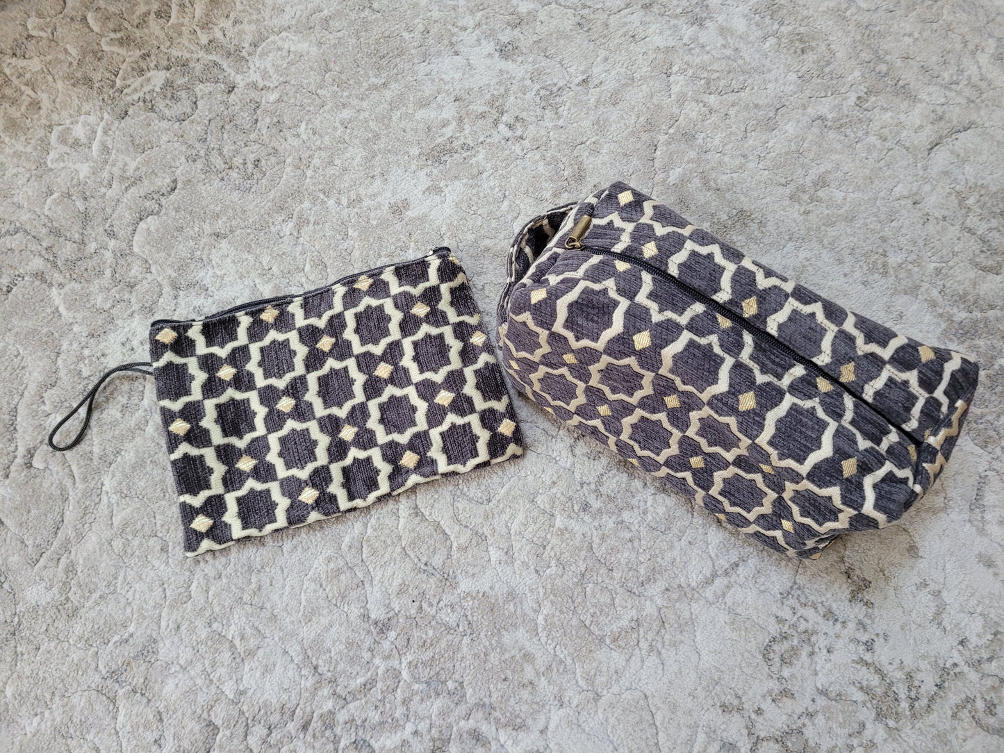 ENSEMBLE TROUSSE DE TOILETTE + POCHETTE