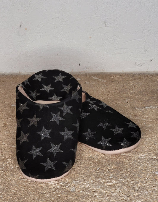Babouches en Daim Noir Étoiles Argent — Artisanales & Fait Main au Maroc