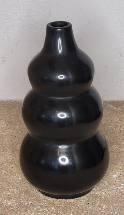 Vase Bombé en Tadelakt – Finition Artisanale