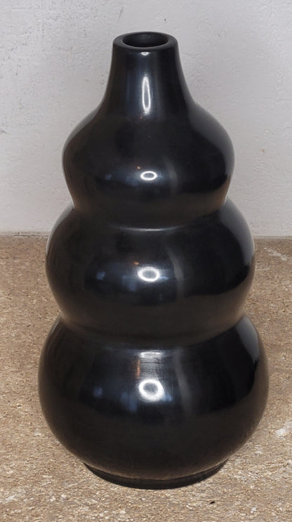 Vase Bombé en Tadelakt – Finition Artisanale