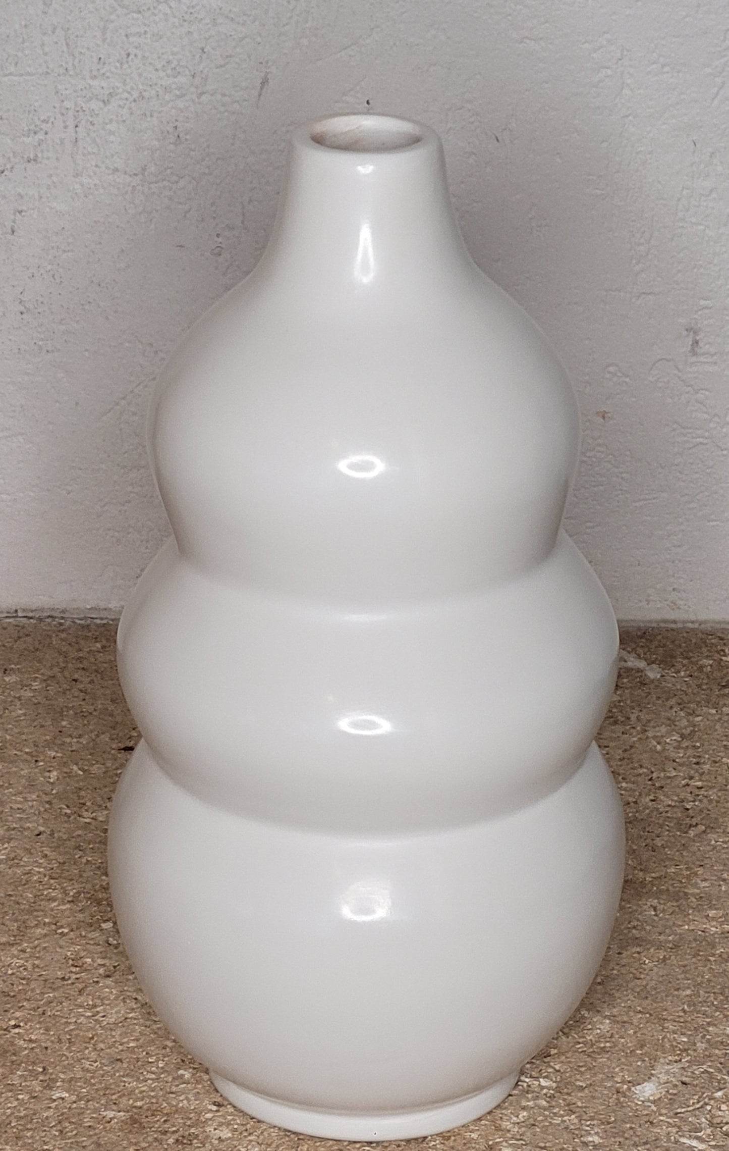 Vase Bombé en Tadelakt – Finition Artisanale