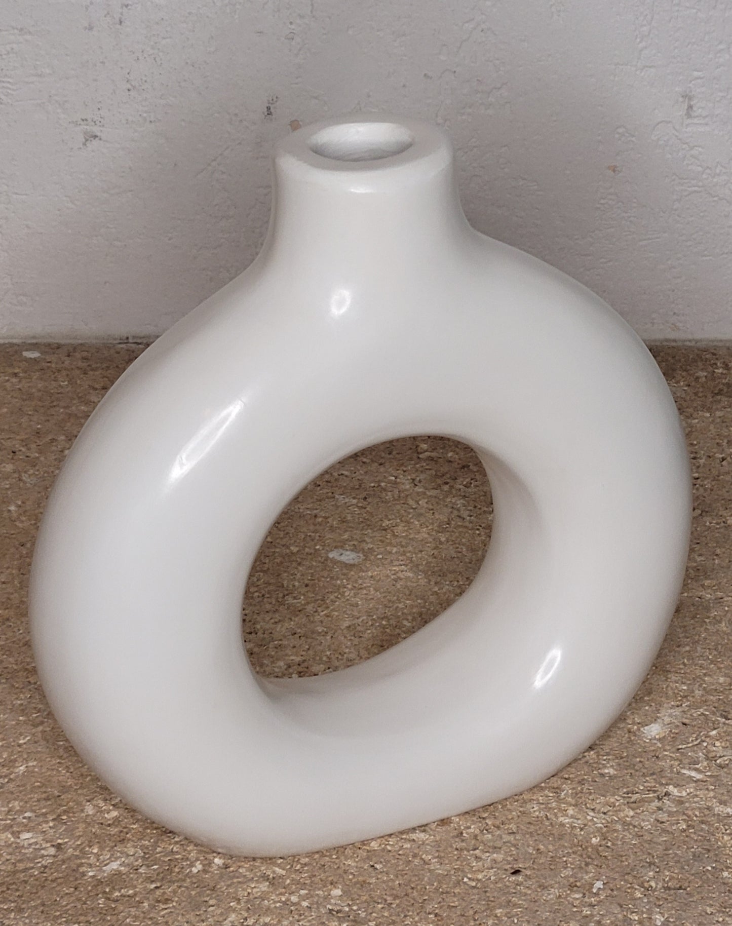 Vase Donut en Tadelakt – Objet déco artisanal marocain, design minimaliste